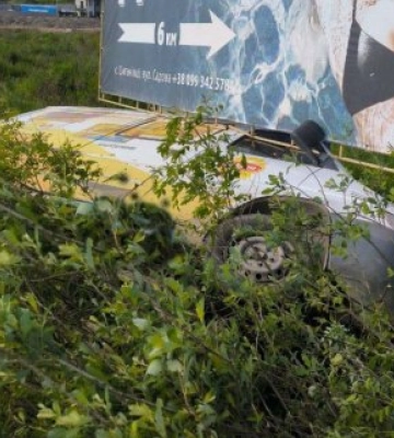 ДТП біля Ужгорода: мікроавтобус злетів з дороги біля повороту на Великі Лази, є постраждалі ДТП біля Ужгорода: мікроавтобус злетів з дороги біля повороту на Великі Лази, є постраждалі