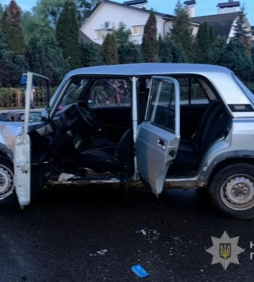 В Охтирці, що на Сумщині, внаслідок ДТП постраждали водій та пасажирка легковика