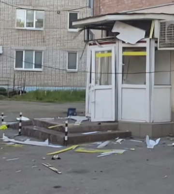 Рашисти вдарили по Нікопольщині: пошкоджено магазини, багатоповерхівку та ЛЕП. ФОТОрепортаж