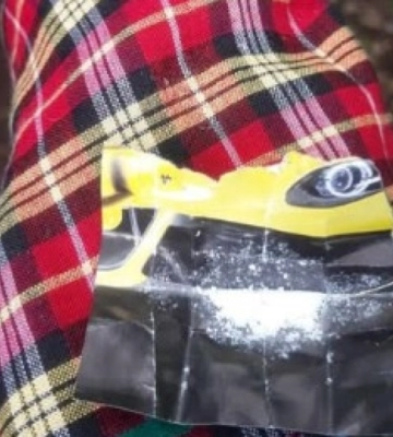 Велопатрульні Кривого Рогу виявили у чоловіка, ймовірно, наркотичні речовини