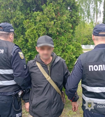 На Чернігівщині затримано киянина, який в електричці побив та пограбував людину, — поліція | Події На Чернігівщині затримано киянина, який в електричці побив та пограбував людину, — поліція | Події
