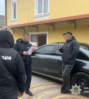 Поліція Тернопільщини викрила шахрайську схему торгівлі автомобілями з гуманітарної допомоги
