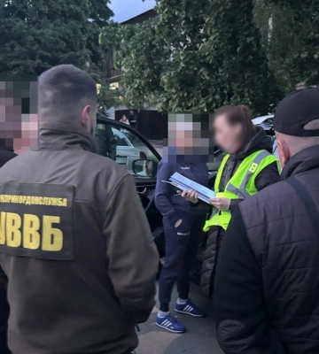 Урок побега: учительница из Винницкой области организовала схему незаконного выезда за границу