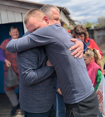 «Мамо, не плач — все позаду»: звільнений з полону волинянин після реабілітації повернувся додому