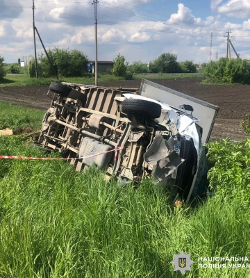 Внаслідок ДТП на Львівщині постраждав 67-річний водій мікроавтобуса. ФОТО