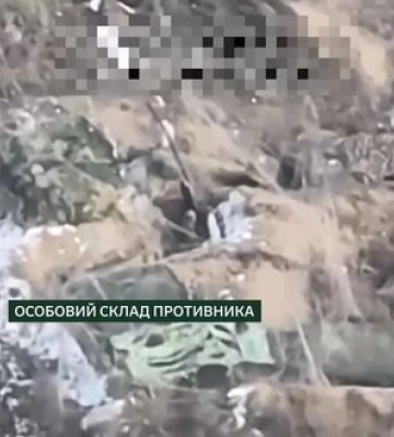 Российские захватчики безрезультатно пытались сбить из стрелкового оружия дроны пограничников. ВИДЕО