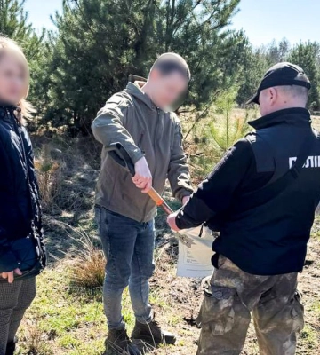 Організована злочинна група забруднила на Рівненщині землі відходами молочної продукції