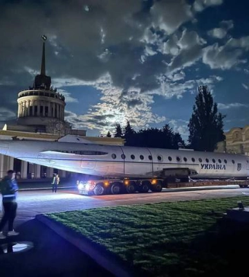 Ночью в Киеве можно было увидеть &quot;президентский&quot; самолет Ту-134А-3 &quot;Украина&quot;