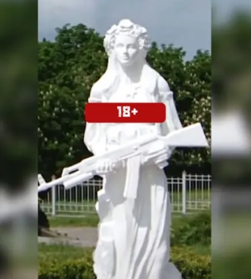 «Оголена жінка з автоматом – позорище». У Кременчуці розгорівся скандал через скульптуру