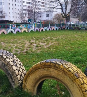 Луцькі двори очистять від старих огорож та автомобільних шин