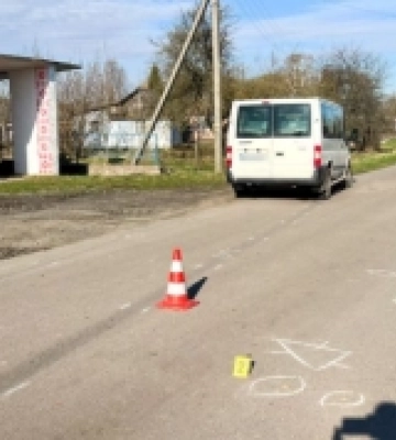Поліцейські Рівненщини розслідують ДТП, у якій постраждала велосипедистка