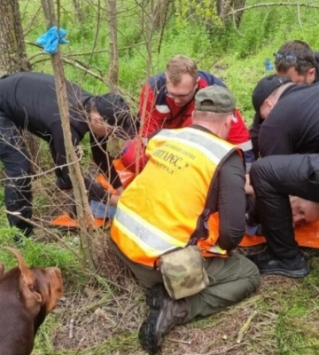 На Дніпропетровщині 6 днів шукали зниклого пенсіонера й дивом знайшли живим  (ФОТО)