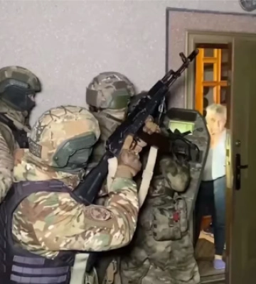 Російські силовики затримали двох жителів Севастополя, яких підозрюють у співпраці з СБУ