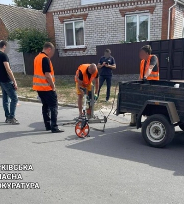 Подрядчика в Харьковской области подозревают в завышении стоимости ремонта дороги Подрядчика в Харьковской области подозревают в завышении стоимости ремонта дороги