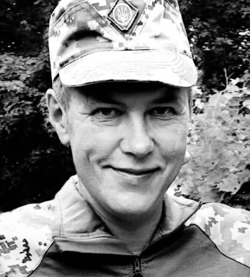 У Черкасах попрощалися із полеглим захисником, який був радіотелефоністом