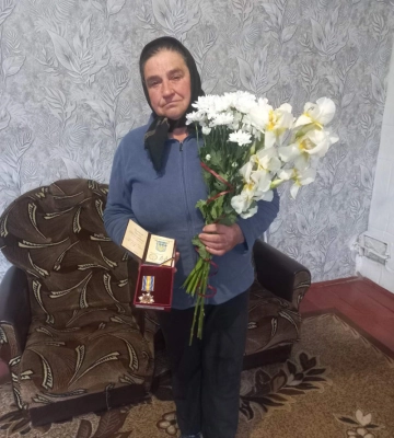 Луцький виш вклонився Герою: посмертну нагороду Захисника передали дружині та синам