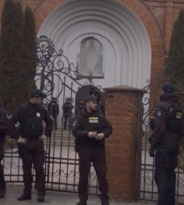 До колишнього храму УПЦ МП у Красилові через невиконання рішення суду прийшла Виконавча служба До колишнього храму УПЦ МП у Красилові через невиконання рішення суду прийшла Виконавча служба