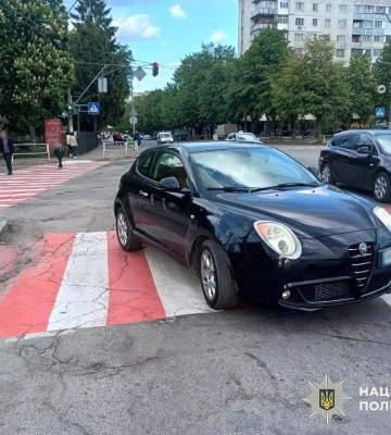У Звягелі, що на Житомирщині, легковик на пішохідному переході збив пенсіонерку. ФОТО