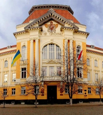 Реакція міського голови на критику університету в ЗМІ: Золтан Бабяк підкреслює важливість ЗУІ ім. Ференца Ракоці ІІ