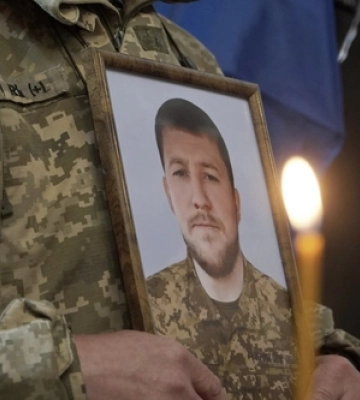 Скорботний день для міста на Волині: попрощалися з воїном Віталієм Кузмяком 