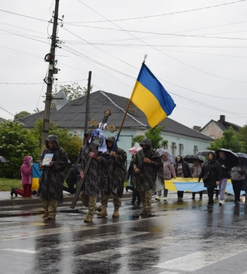 Здолбунів попрощався з воїном, який загинув під час штурму росіян