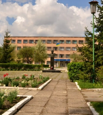 На Хмельниччині через суд повернули аграрному ліцею землі вартістю 4,7 млн грн На Хмельниччині через суд повернули аграрному ліцею землі вартістю 4,7 млн грн