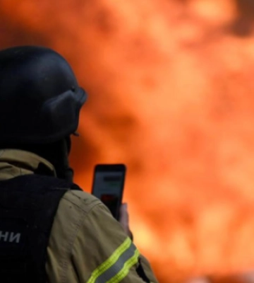 У Святошинському районі Києва після атаки дронів виникла пожежа