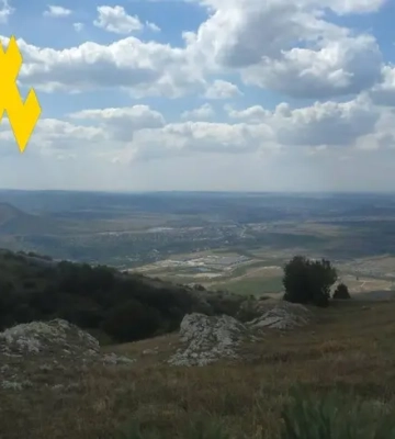 У Криму горить склад боєприпасів у Перевальному. Окупанти направили в той бік багато &quot;швидких&quot; і перекрили трасу