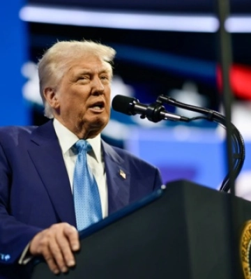 Трамп під час візиту до ОАЕ уклав угоди на $200 млрд, частина з них стосується ШІ