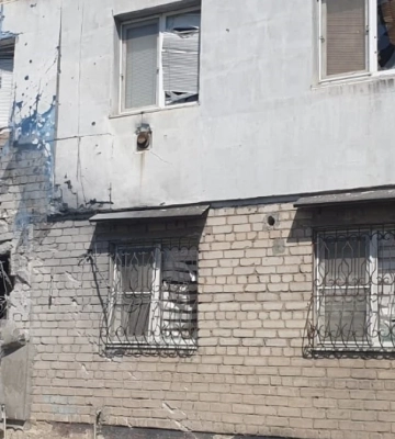 На Херсонщині внаслідок російських ударів загинула людина, пошкоджено будинки та автомобілі