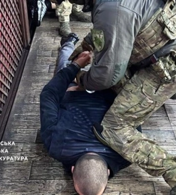 В Киеве во время ограбления ранили иностранца - подозреваемых задержали В Киеве во время ограбления ранили иностранца - подозреваемых задержали