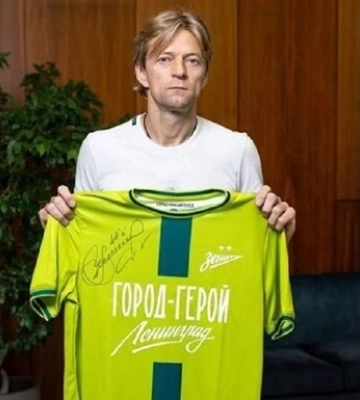 Экс-капитан сборной Украины по футболу Тимощук получил подозрение за сбор денег для военных РФ