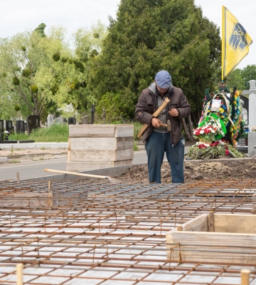 У Черкасах на Алеї Героїв облаштовують місця поховання