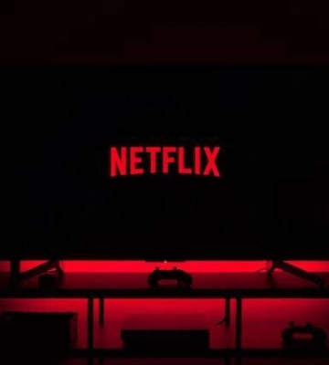 Что посмотреть от Netflix: 70 лучших сериалов на стриминге
