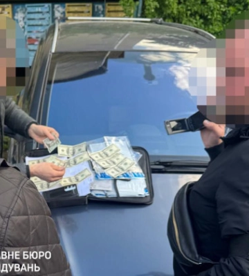 $2000 за державну таємницю – затримано заступника керівника відділу поліції Івано-Франківщини