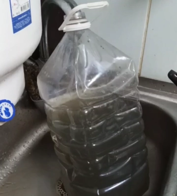 Вода из шахт — жители Макеевки негодуют на качество воды Вода из шахт — жители Макеевки негодуют на качество воды
