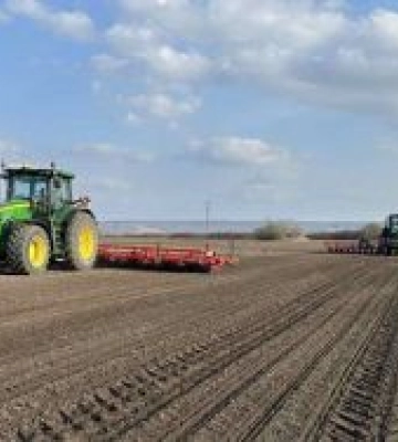 Аграрії засіяли вже 87% ярих зернових та зернобобових культур від прогнозованих площ Аграрії засіяли вже 87% ярих зернових та зернобобових культур від прогнозованих площ