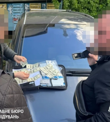 На Прикарпатті затримано високопосадовця, який торгував інформацією з закритих реєстрів