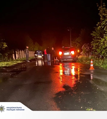 У селі на Львівщині внаслідок наїзду автомобіля пішохід загинув на місці ДТП