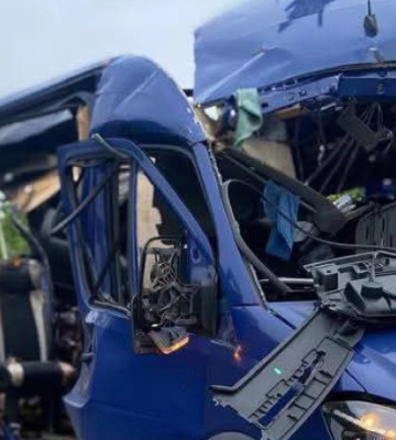 Російський дрон атакував рейсовий автобус на Сумщині, є жертви