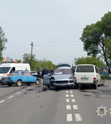 На Одещині сталася потрійна ДТП, є загиблий та постраждалі