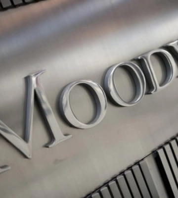 Moody's знизило бездоганний кредитний рейтинг США вперше з 1919 року