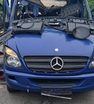 Зеленський про удар по автобусу в Білопіллі: Усі загиблі – цивільні, росіяни вбили цілу сім’ю. Чекаємо від партнерів сильних санкцій проти РФ. ФОТОрепортаж