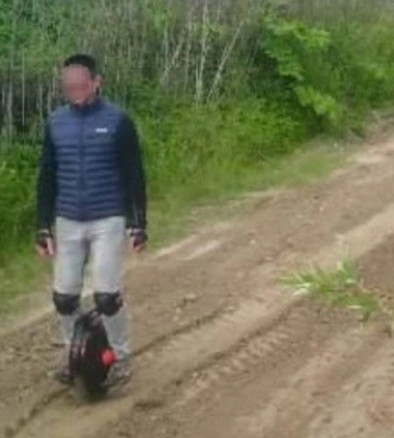 Задержан мужчина, который на моноколесе пытался выехать в Словакию
