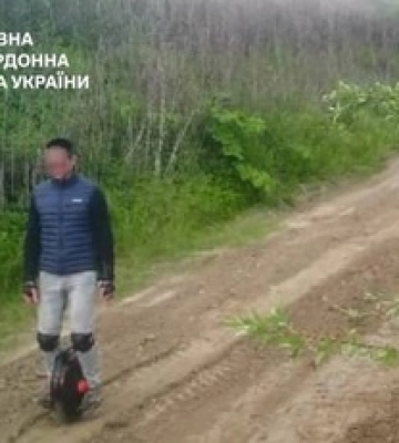 Военнообязанный собирался пересечь границу Украины на моноколесе