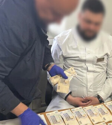 Продавав фіктивні меддовідки ухилянтам: у Луцьку викрито члена ВЛК, - Нацполіція. ФОТОрепортаж