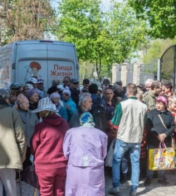 У загарбаному Маріуполі досі вишиковуються величезні черги за їжею - Центр вивчення окупації