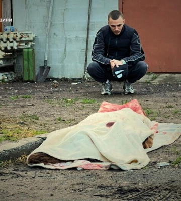 Наслідки атаки російських безпілотників на Київщину показала ДСНС (, )