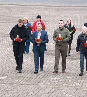 «Найкраще вшанування пам’яті жертв Голодомору та політичних репресій — боротьба», — заступник міського голови Дніпра Андрій Денисенко