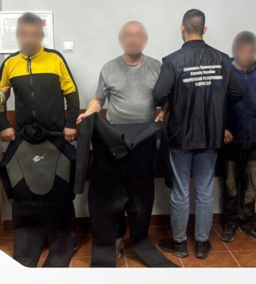 Через Тису у гідрокостюмах - на Закарпатті заґратовано переправника ухилянтів
